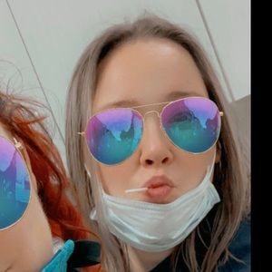 Meet your Posher, Carmen